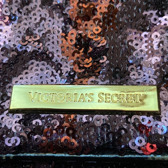 Absolutely cute Victoria’s Secret mini sequin bag - Picture 3 of 10